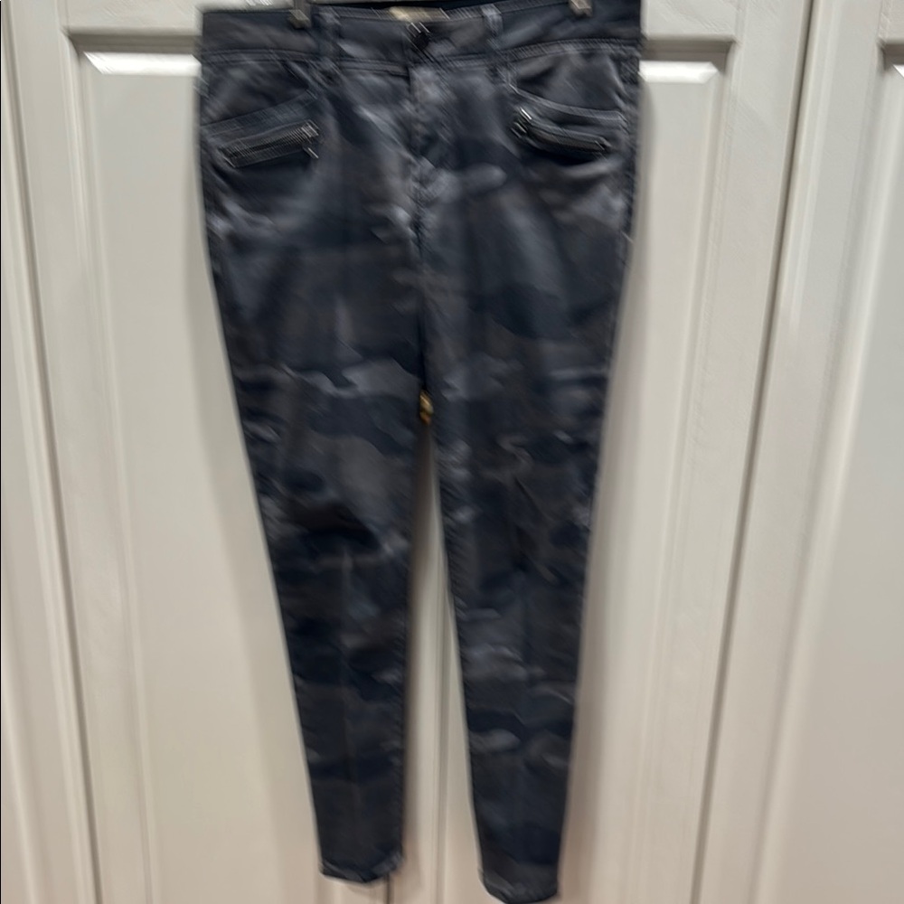 Camouflage Skinny stretch fabric pants.DEMOCRACY Ab technology